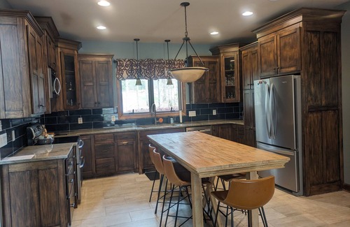 Shelby House | Arrow Haven- Large home nestled in the forest 10 minutes to the ALWS games.