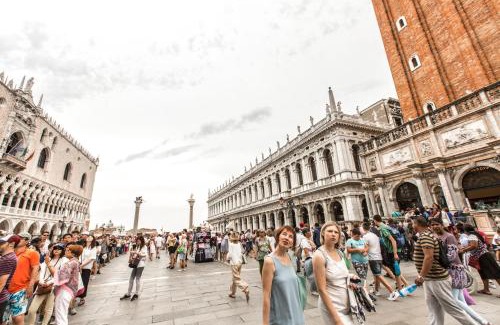 Castello Apartment | Arsenale Design Apartment R&R