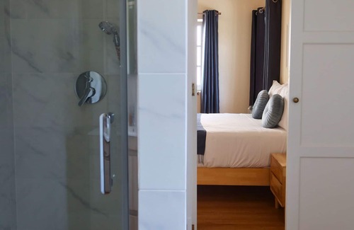 Carcavelos Bed & Breakfast | Art 4 You Carcavelos Suites