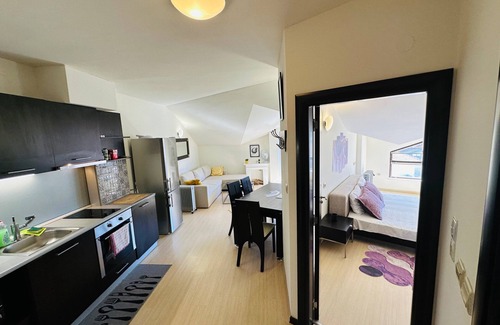 Kvartal Noviya Grad Apartment | Art Apartment Sleeps 4, Mountain Views