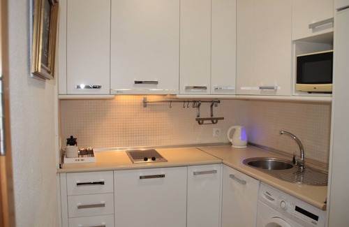 La Merced Apartment | Art Flat in Picasso neighborhood