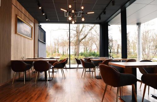 Kostrzyn Bed & Breakfast | Artisan Park