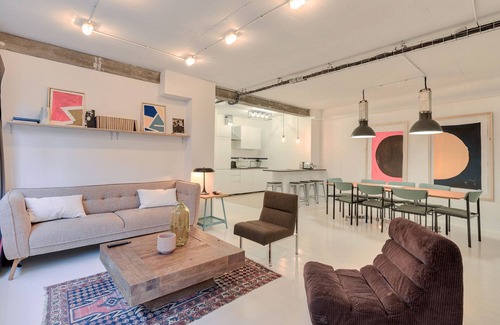 Pere Lachaise Apartment | Artist & Design Loft - 10 guests - 5min. walk from metro