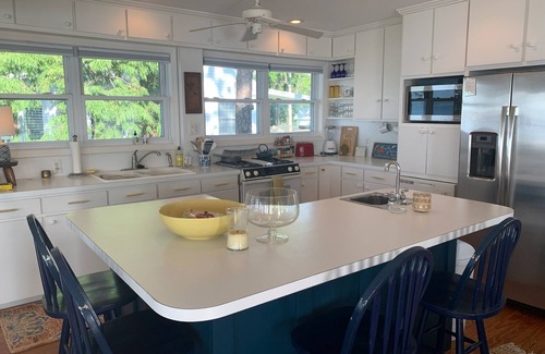 River Road Cottage | Artistic Pamlico Cottage just downriver from Washington NC