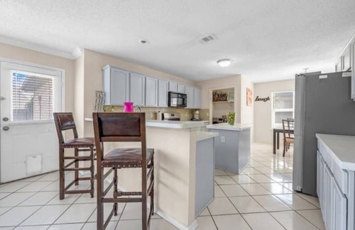 McKinney Villa | Artistic Villa 4Br Sleeps16