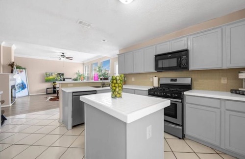 McKinney Villa | Artistic Villa 4Br Sleeps16