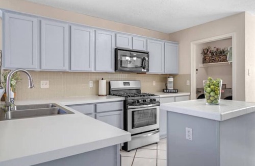 McKinney Villa | Artistic Villa 4Br Sleeps16