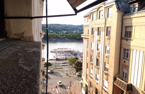 Ujlipotvaros Apartment | ArtSu Danube river view 2 bedroom topfloor individual art designed apartment +AC