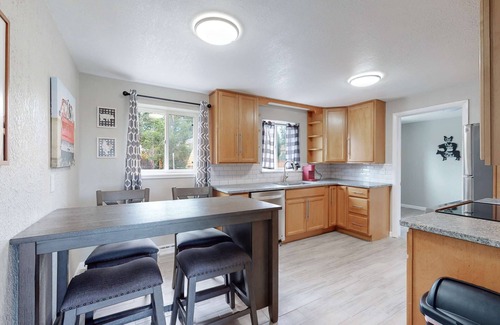 Arvada Plaza Area House | Arvada Private Family Home with Two King Beds