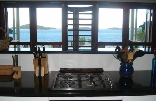 Volivoli Villa | Asbolute oceanfront luxury villa and swimming pool