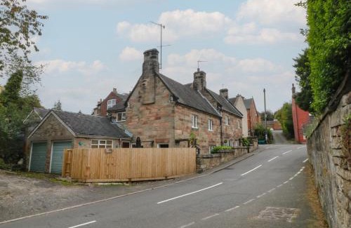 Alton House | Ash House