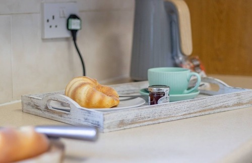 Coatbridge Apartment | Ashgrove House - 3 bedroom