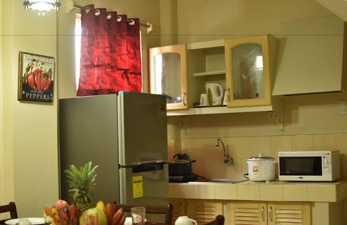 Carcar Hotel | Ashley and Bill's Suites 'N Garden