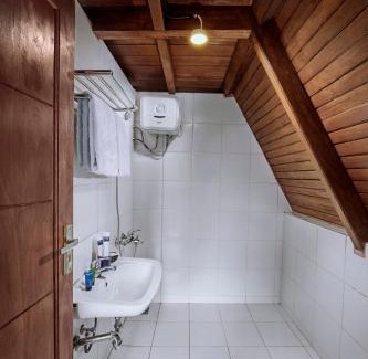 Prigen Cabin | Asmaraloka Villa & Resto