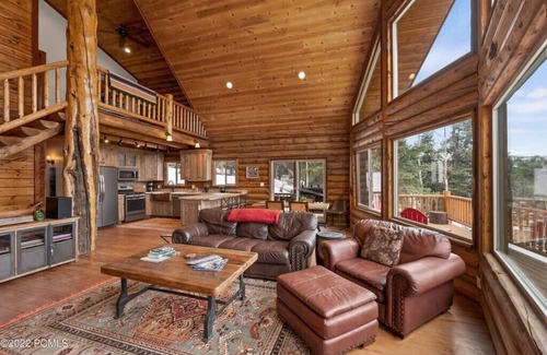 Tollgate Canyon House | Aspen - Modern Log Cabin