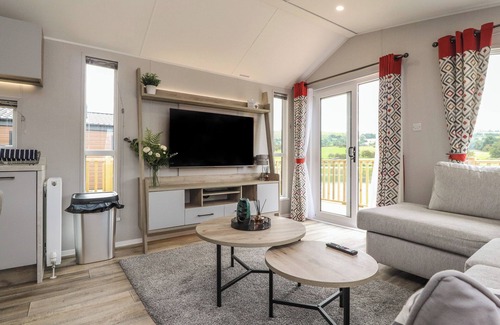 Fence Cottage | ASTORIA LODGE, with a garden in Barrow, Lancashire