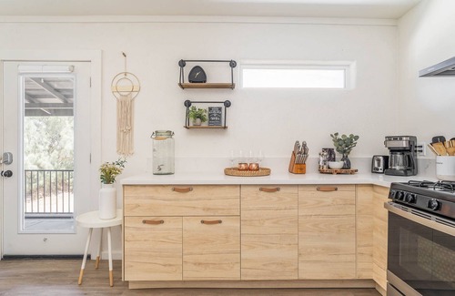 Twentynine Palms House | ❤ASTRO❤SUNSETS❤HOT TUB+SOAKING TUB❤10 MIN TO JTNP