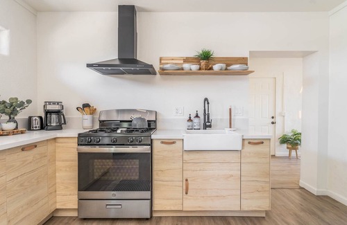 Twentynine Palms House | ❤ASTRO❤SUNSETS❤HOT TUB+SOAKING TUB❤10 MIN TO JTNP