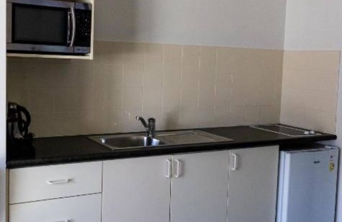 Springlands Hotel | ASURE Phoenix Motor Inn