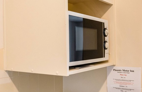 Springlands Hotel | ASURE Phoenix Motor Inn