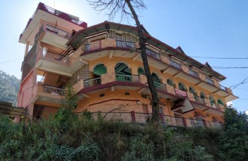 Rajgarhi Bed & Breakfast | Aswal Deluxe by StayApart