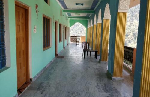 Rajgarhi Bed & Breakfast | Aswal Deluxe by StayApart