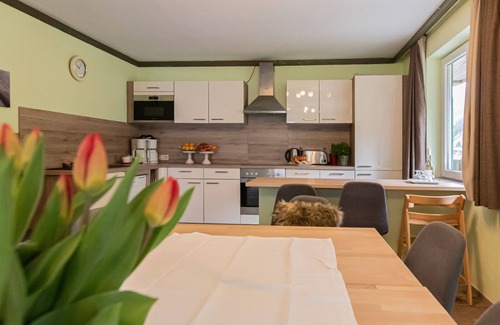 Fusch an der Grossglocknerstrasse Ski Chalet | Chalet Charlotte is situated at the Grossglockner Road, south of Zell am See.