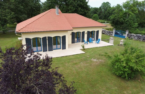 Saint-Paul House | At the foot of the mountains: villa des nestes