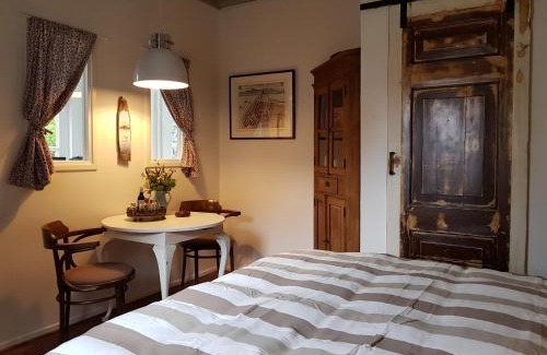 Hindeloopen Bed & Breakfast | Atelier B&B 'Sinnestriel'