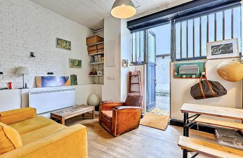 Clichy Apartment | Atelier Bleu Charmant petit Loft