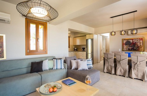 Kirianna Villa | Athena Villa, Family Paradise with Heated Pool