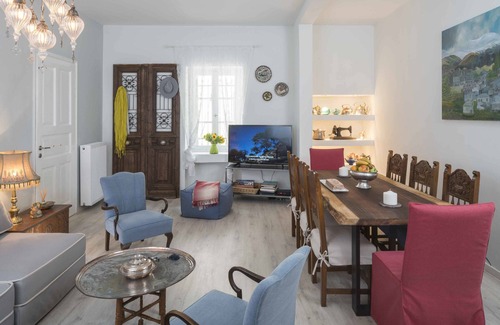 Plaka House | Athenian House in Plaka