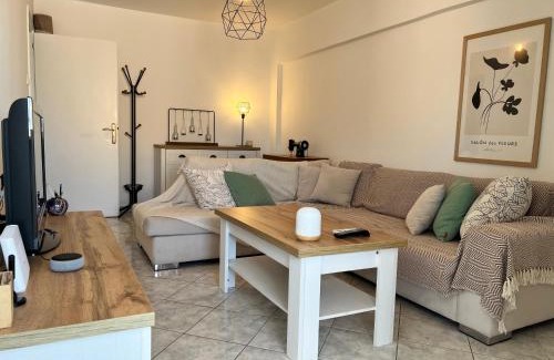 Peristeri Apartment | Athenian Sky View - next to Metro