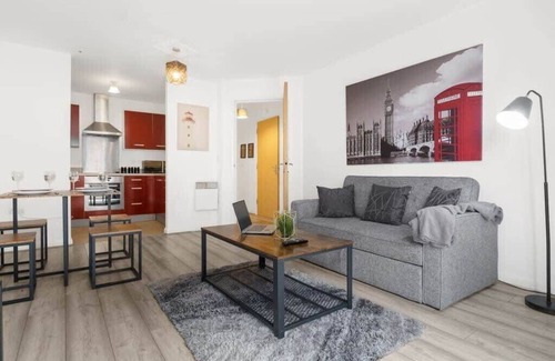 The Westside Apartment | Atlantis 1BDR - Netflix