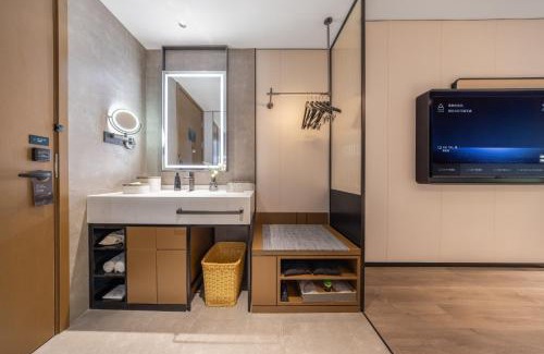 Haizhu Hotel | Atour Hotel Guangzhou Haizhu Taikoo Wharf-Free Shuttle Bus For Canton Fair-Self-service laundry 广州海珠太古仓亚朵酒店-广交会展期提供免费穿梭巴士