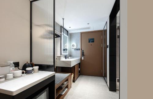 Jinjiang Hotel | Atour Hotel Quanzhou Nan'an Shuitou Anping Bridge