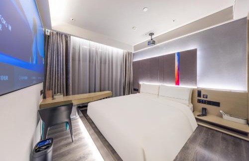 Dunhuang Road District Hotel | Atour X Hotel Lanzhou West Railway Station Wanhui Plaza