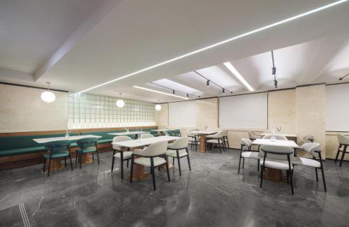 Xi’an City Center Hotel | Atour X Hotel Xi'an Bell Tower Subway Station