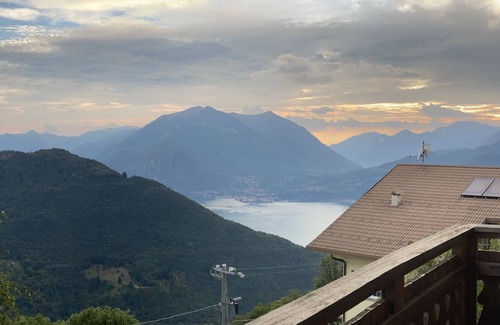 Sanico Ski Chalet | Attic overlooking Lake Como in an ancient village