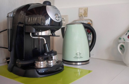 Terlizzi Apartment | Attica BeB - 'Yellow' Room with Shared Terrace, Wi-Fi and Air Conditioning