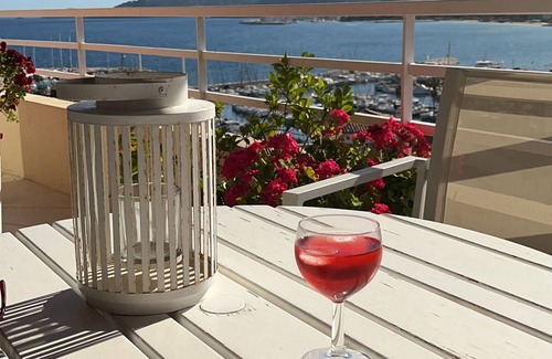 Le Lavandou Apartment | Attractive fully equipped apartment, sea views, close to beach and town center