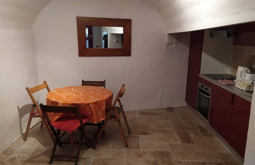 Estagel House | Attractive, Renovated Village House in Traffic-free Street