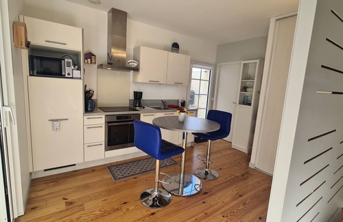 Rochefort House | Attractive single-storey house with garden, close to town center