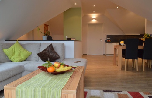 Memmelsdorf Apartment | Attractive studio apartment w. Balcony in Memmelsdorf/Bamberg and e-bike storage room