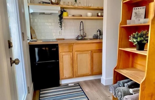 Blackshear-Prospect Hill House | ATX Tiny House. Quick Trip to Zilker and ACL.