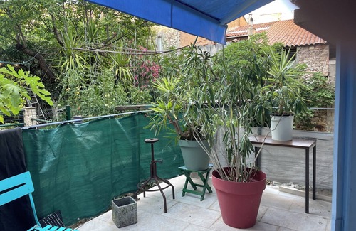 Le Luc Apartment | Atypical apartment in downtown Le Luc en Provence Near Saint-Tropez