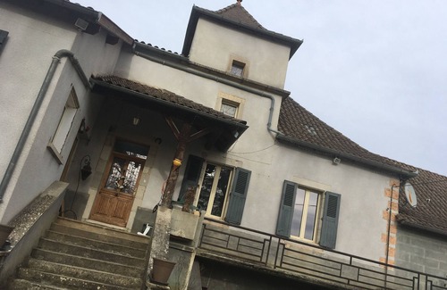 Martiel House | Atypical character house with swimming pool