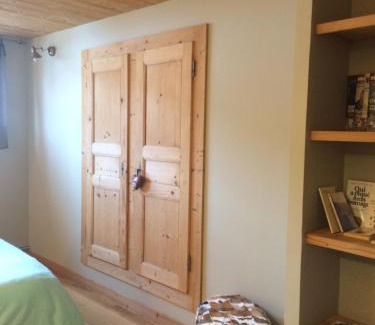 Les Fourgs Bed & Breakfast | Au Charnet