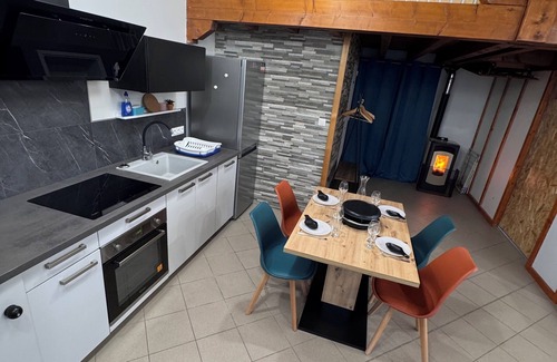 Les Piards Ski Chalet | Au P'tit Chalet. Pets allowed