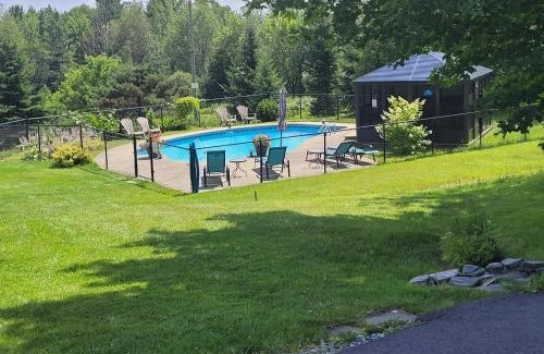 Magog Bed & Breakfast | Auberge Aux Deux Pères